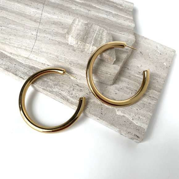 NEW~ Anthropologie Gold Tube Hoop Earrings - Picture 10 of 10